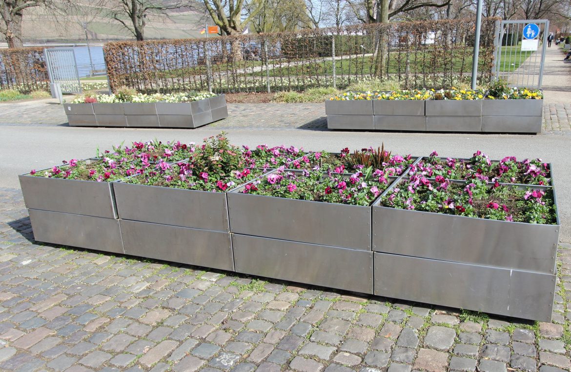 metal raised garden beds