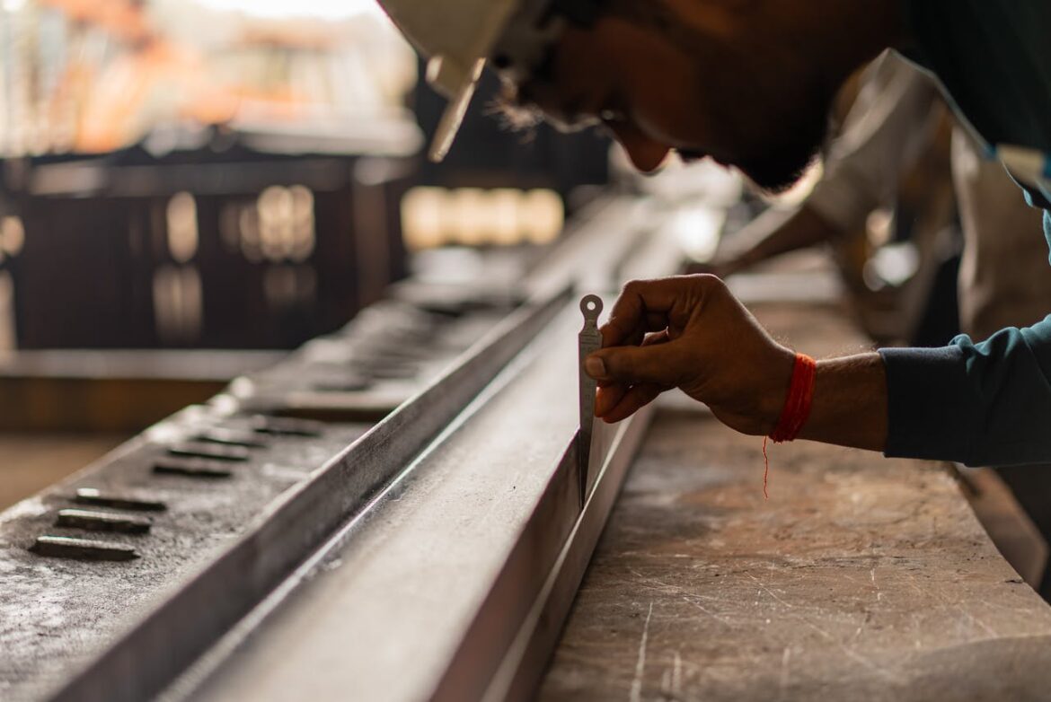What to expect when hiring custom metal finishing Los Angeles services a buyers complete guide